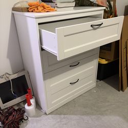 IKEA Dresser White  705.728.35