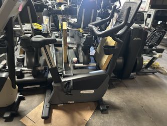 PRECOR UPRIGHT BIKE in AWESOME CONDITION! READY 4 PICKUP OR DELIVERY!!