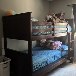 Twin Bunk Beds 