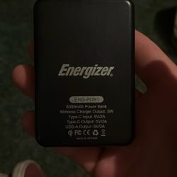 Energizer Magnetic Wireless Charger 