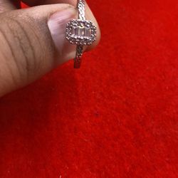 10KT REAL WHITE GOLD RING 