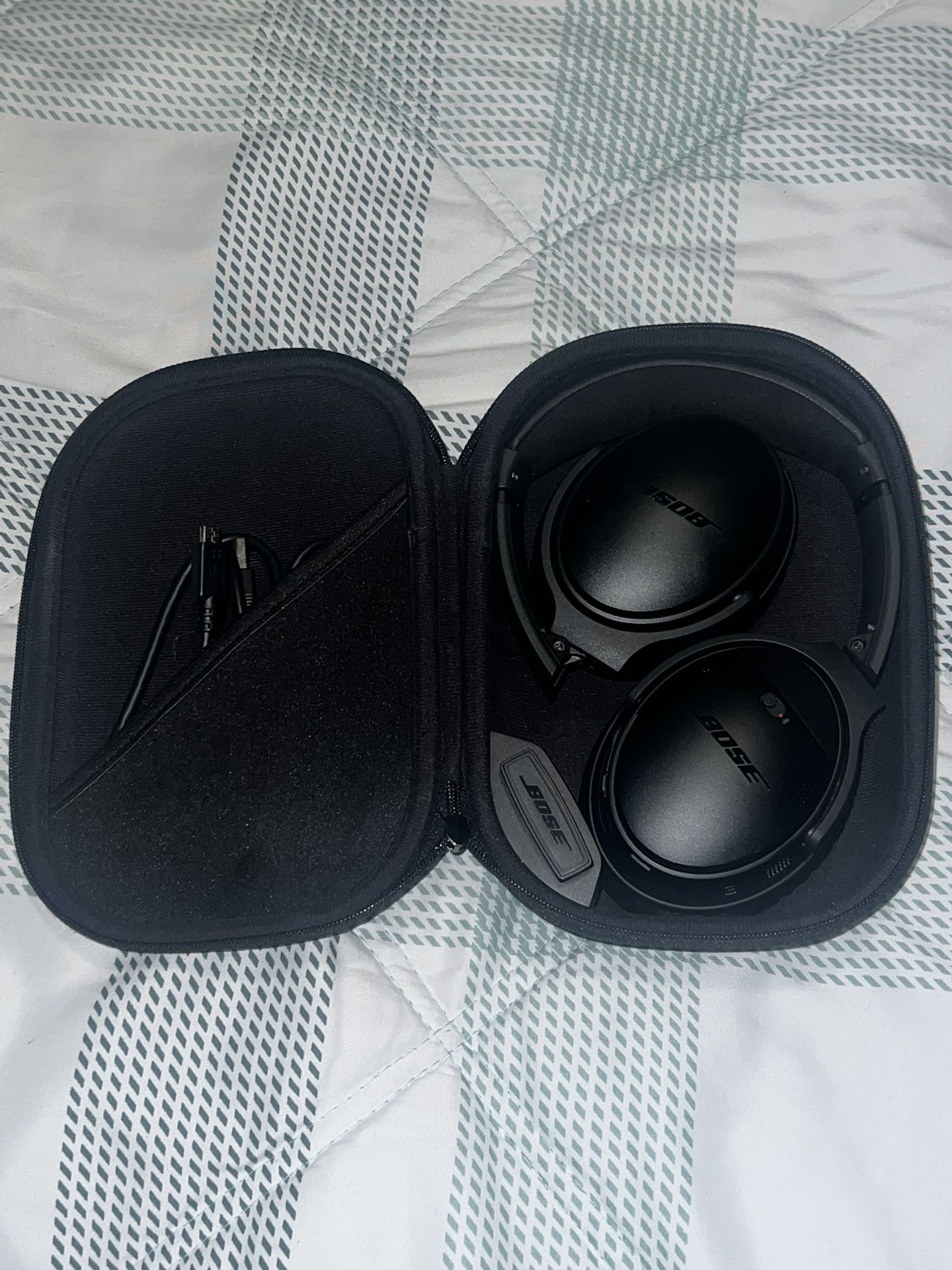 Bose QuietComfort 35 419811 Wireless Bluetooth Noise Cancelling Headphones