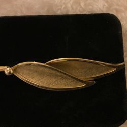 Vintage Goldtone Brooch 