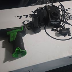 Snap on 1/4 drive Impact with 2 batteries and a charger