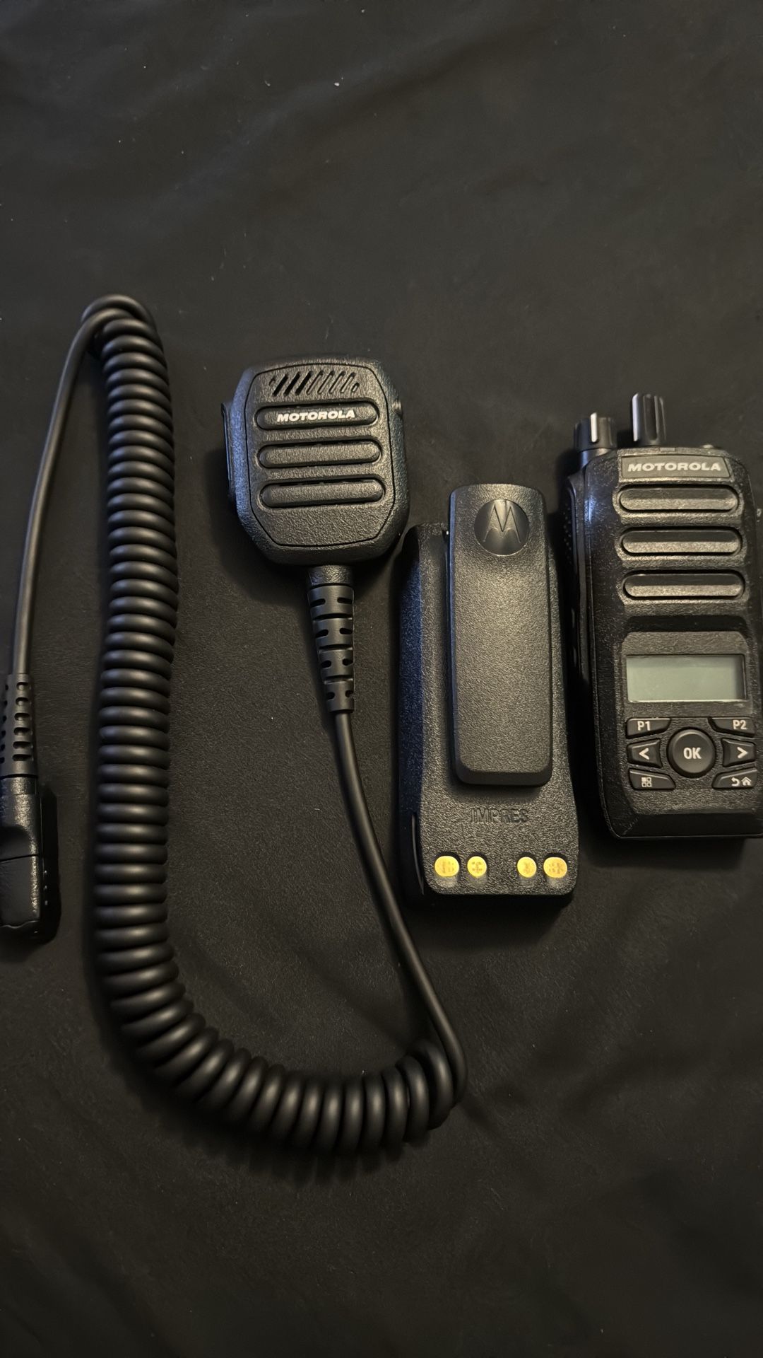 Motorola UHF R5 Walkie Talkie Two Way Radio 9/10 Condition! $400 Or Best Offer