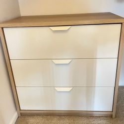 Oak Veneer/White Three Drawer Dresser