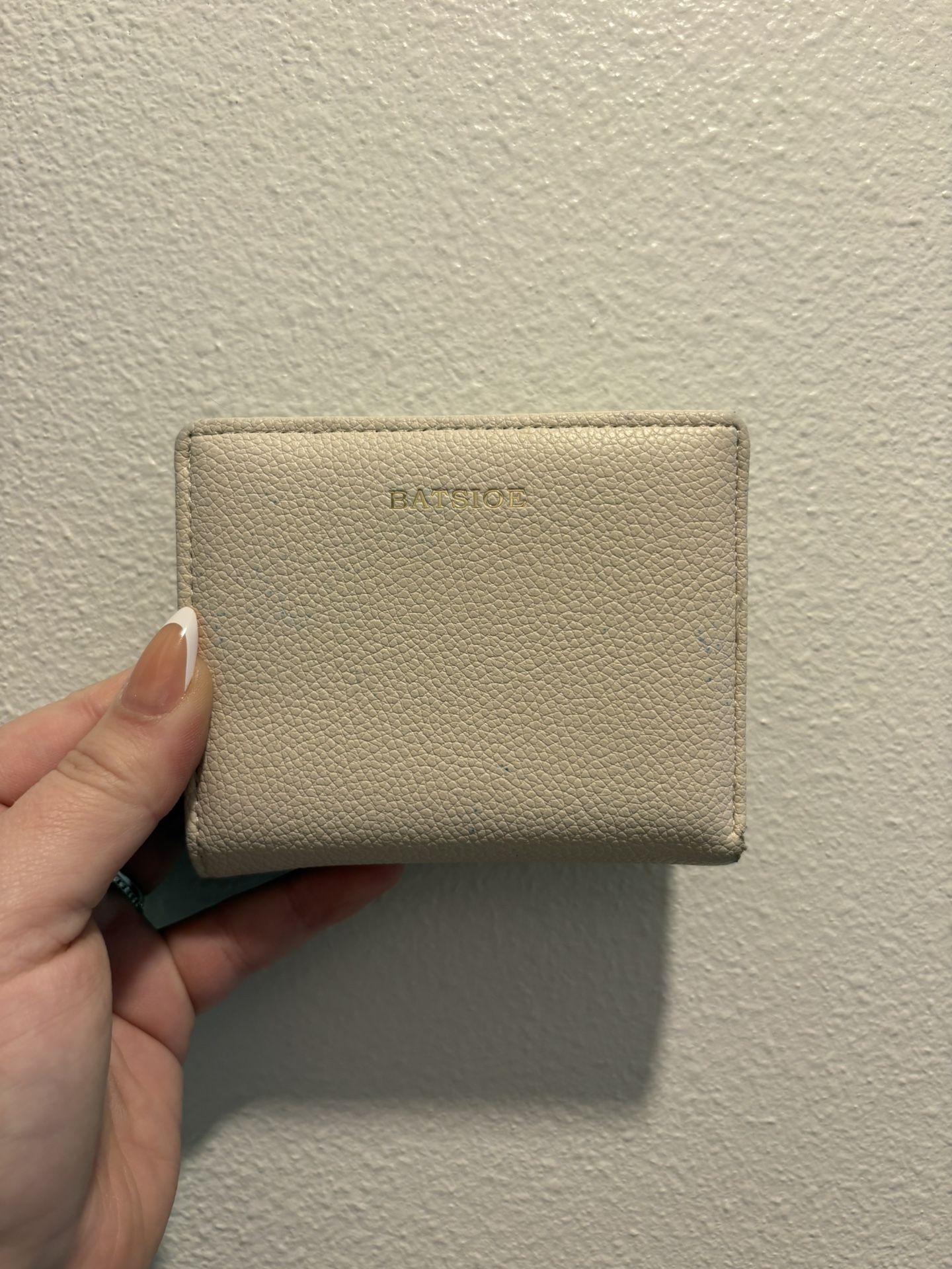 Batisoe Cream White Wallet