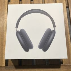 AirPods Max with Smart Case