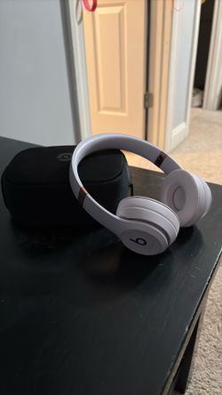 Beats Solo 4 “Cloud Pink”