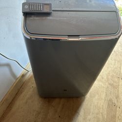  Portable Air Conditioner with Dehum & Remote 