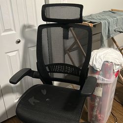 Ergonomic gaming/office chair