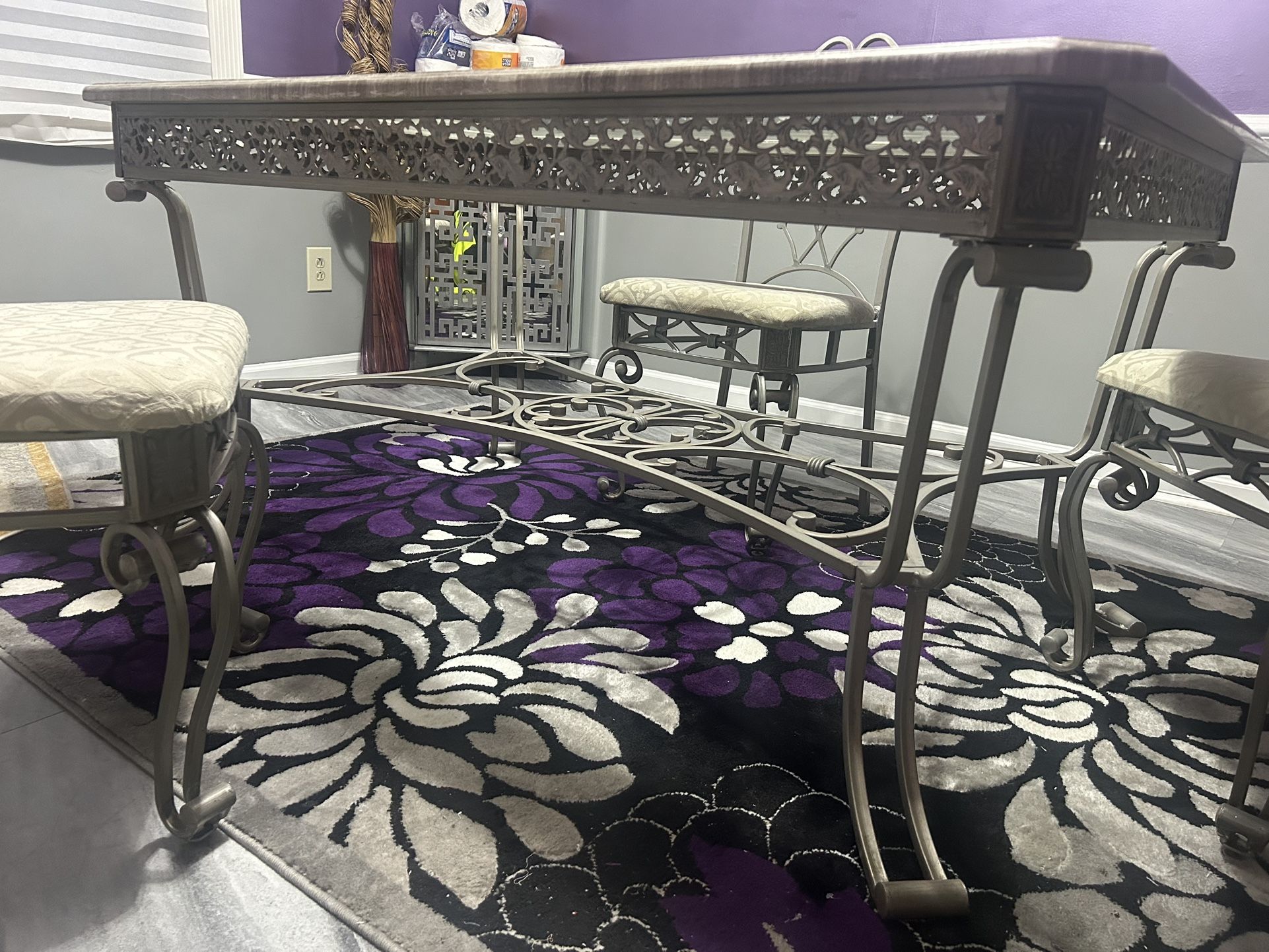 Dining Table & Chairs