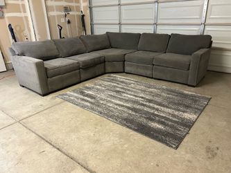 Macy’s Radley 5pc Modular Sectional (Delivery Available)