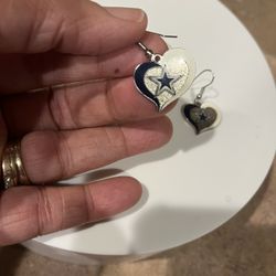 Dallas Cowboys Swirl Heart Dangle Charm Earrings 