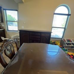 Table With 5 Chair And Dining Server. 