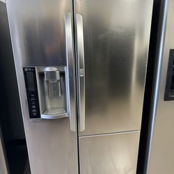 Side By Side LG Refrigerator 