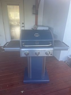 Kenmore 3 burner cast iron gas / propane bbq grill - azure / blue color