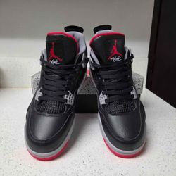 Air Jordan 4 Bred