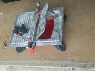 Tile cutter