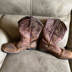 9.5D Mens Justin boots 