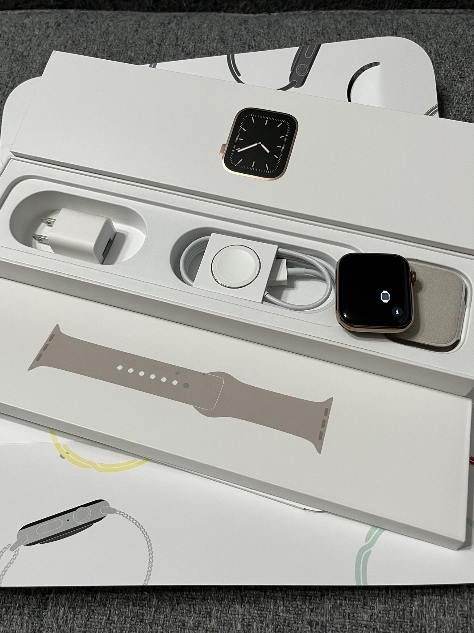 Apple Watch 5 44MM Stainless Steel Gold Like New