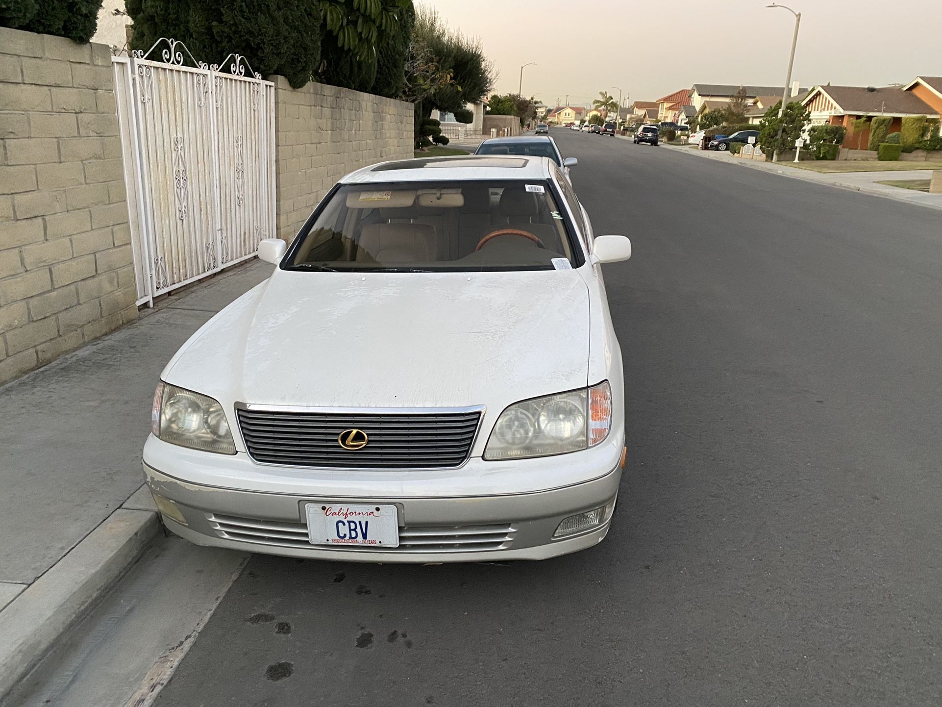 1999 Lexus LS 400