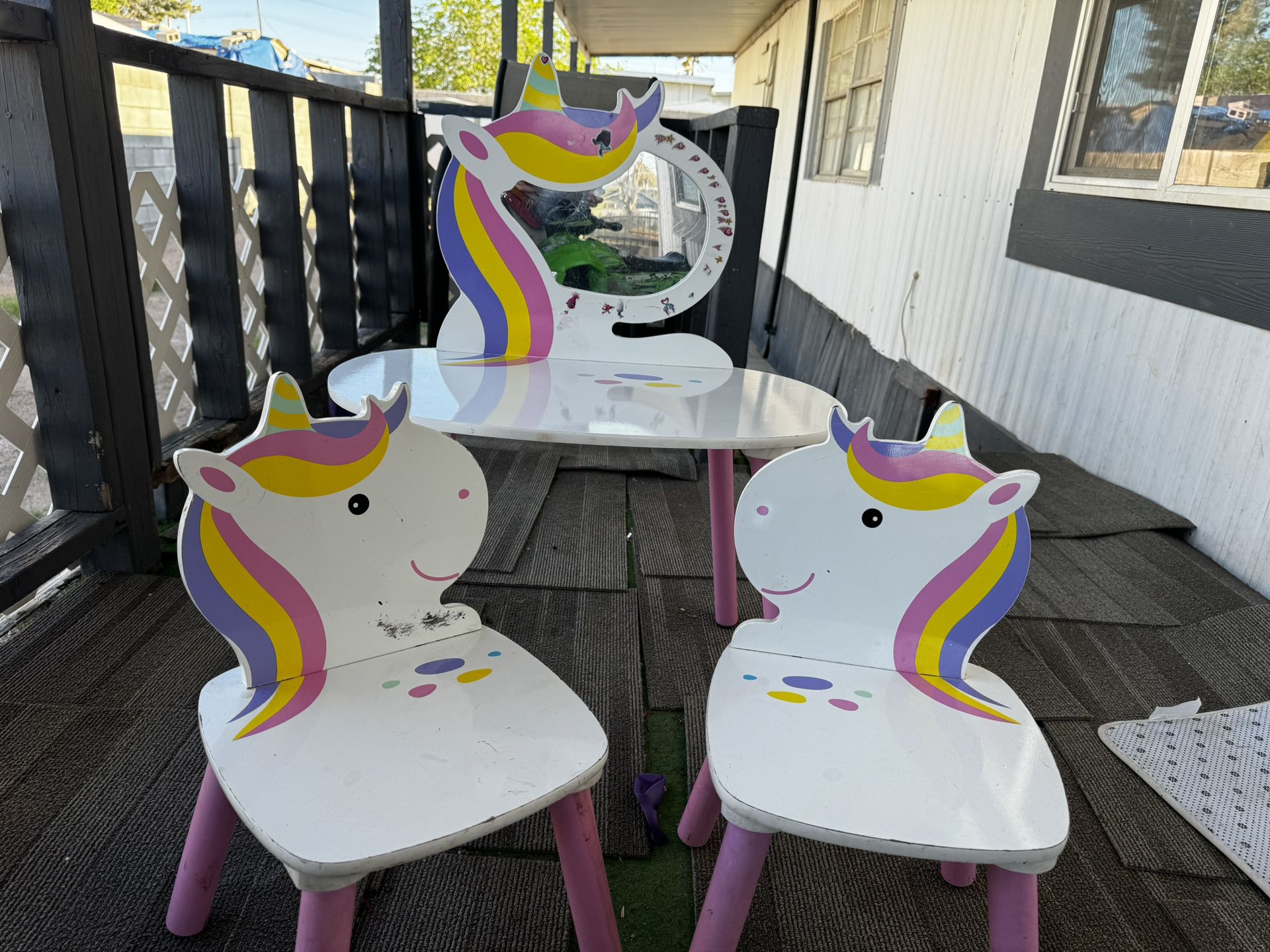 Unicorn Kids Desk/Table/Vanity With Matching Chairs 