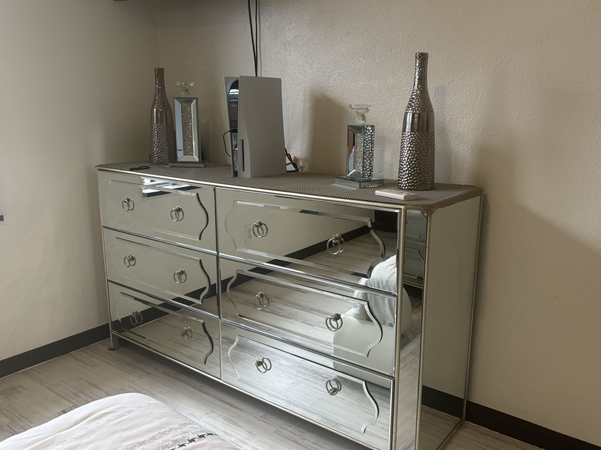 Dresser And Bed Set
