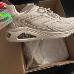 Skechers Women’s New Sneaker Size 8 