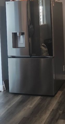 23 cu. ft. Smart French Door Refrigerator InstaView, Door-In-Door & Craft Ice, PrintProof Stainless Steel