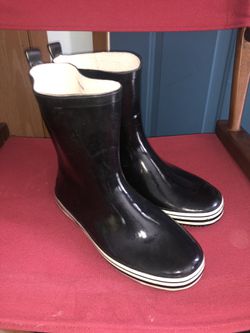 Women’s Rain Boots Size 9.5