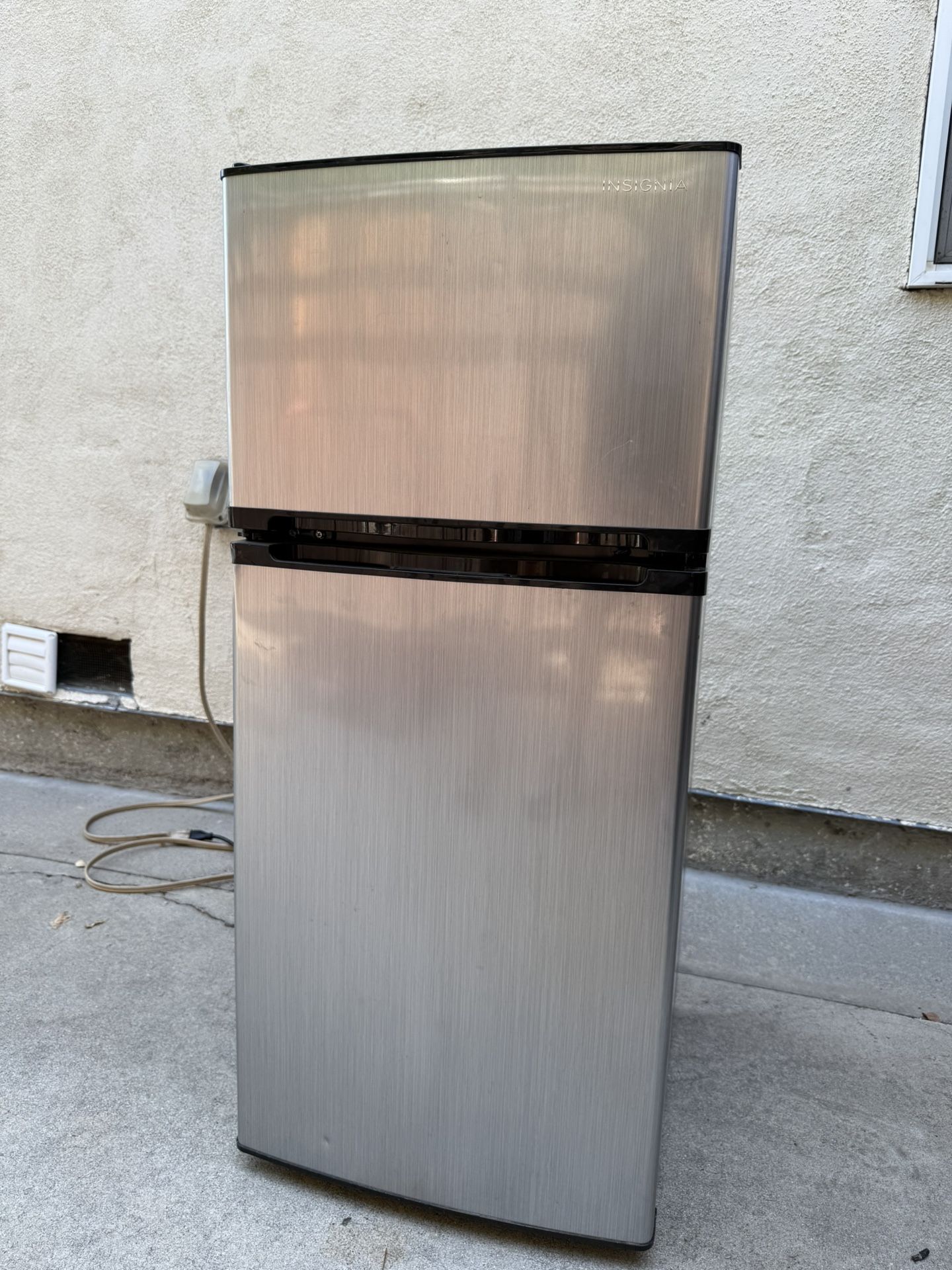 Mini Fridge And Freeze
