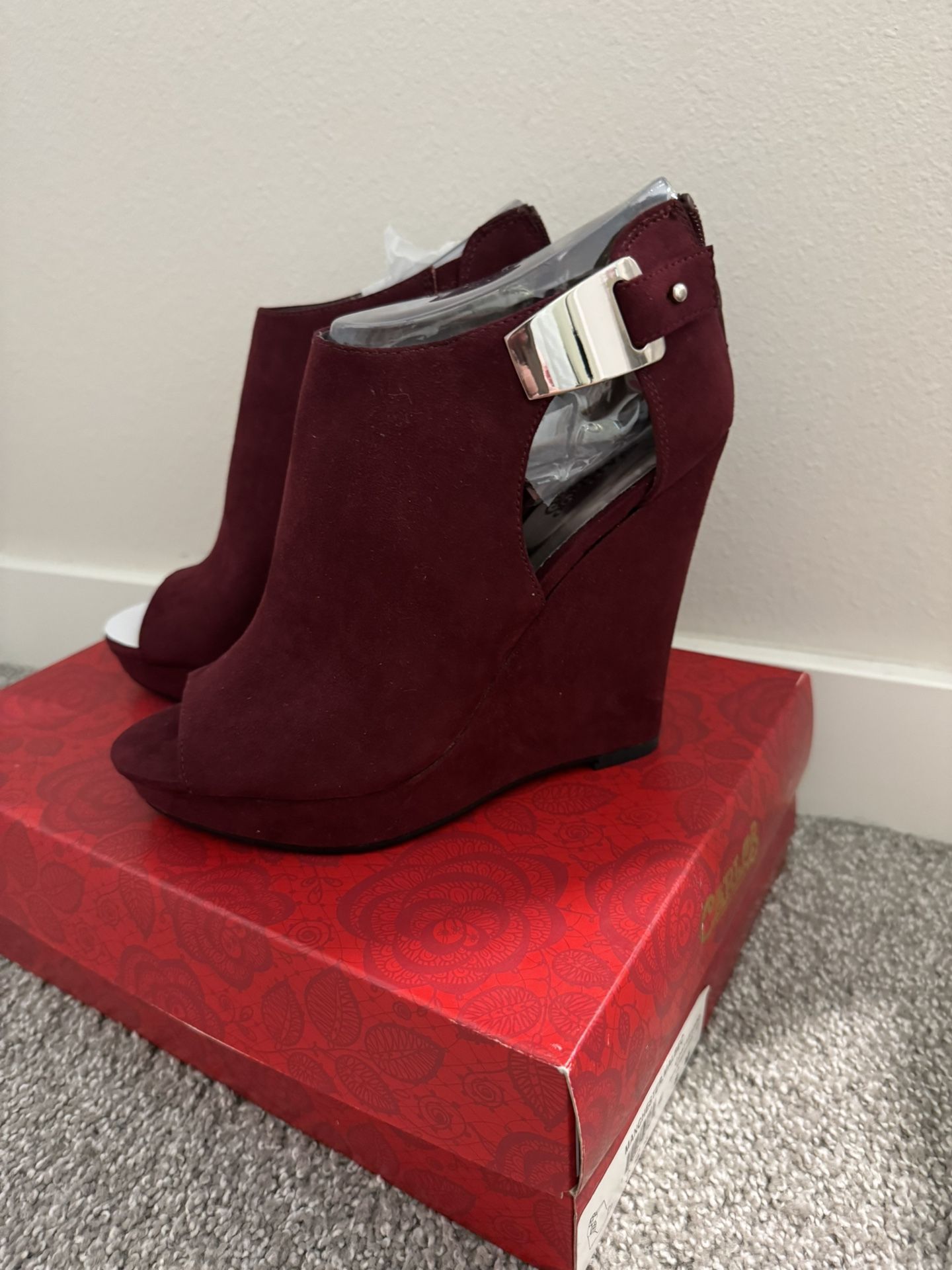 New Carlos By Carlos Santana Manchester Wedge Heel Size 8M