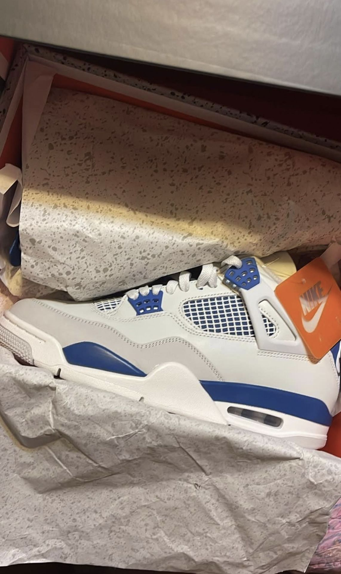 MILITARY BLUE JORDAN 4S size 9