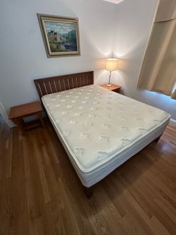 Queen size bed No.1