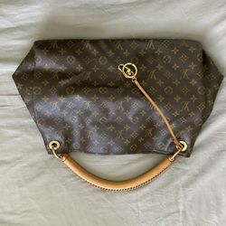 Louis Vuitton Artsy - date code on liner or leather tag