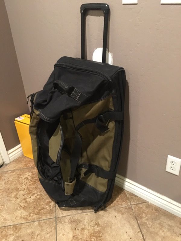 Redhead wheeled duffel bag new for Sale in Arvin CA OfferUp
