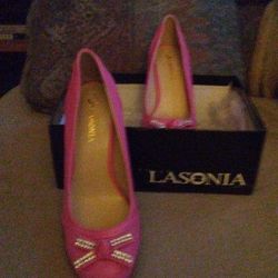 Lasonia woman's heels