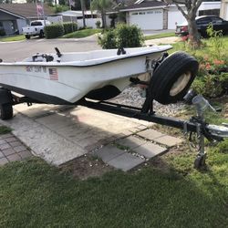 Fishing boat Row Boat . Boston Whaler