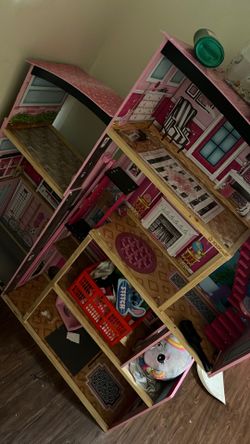 Kids dollhouse