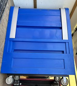 MATERIAL HANDLING CARTS