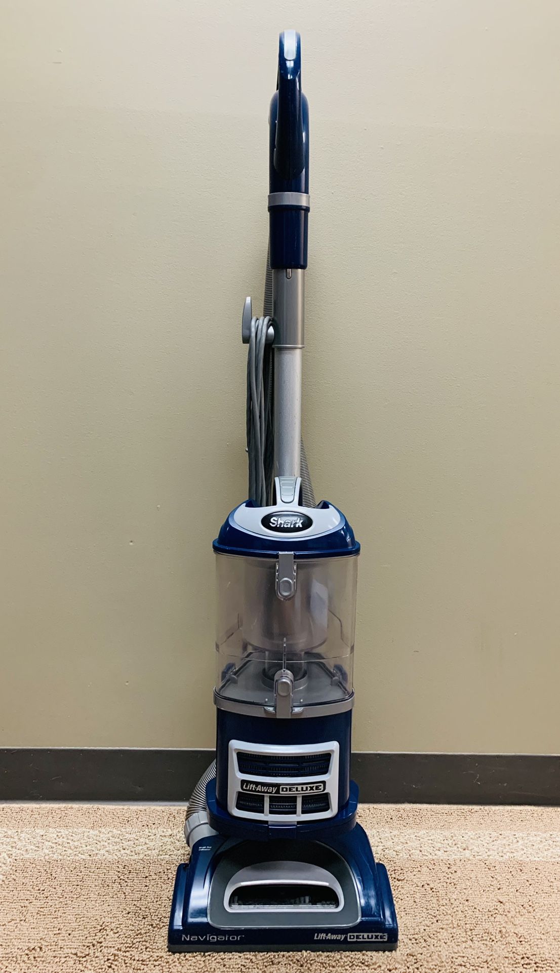 Shark Navigator Lift Away Vacuum Cleaner 