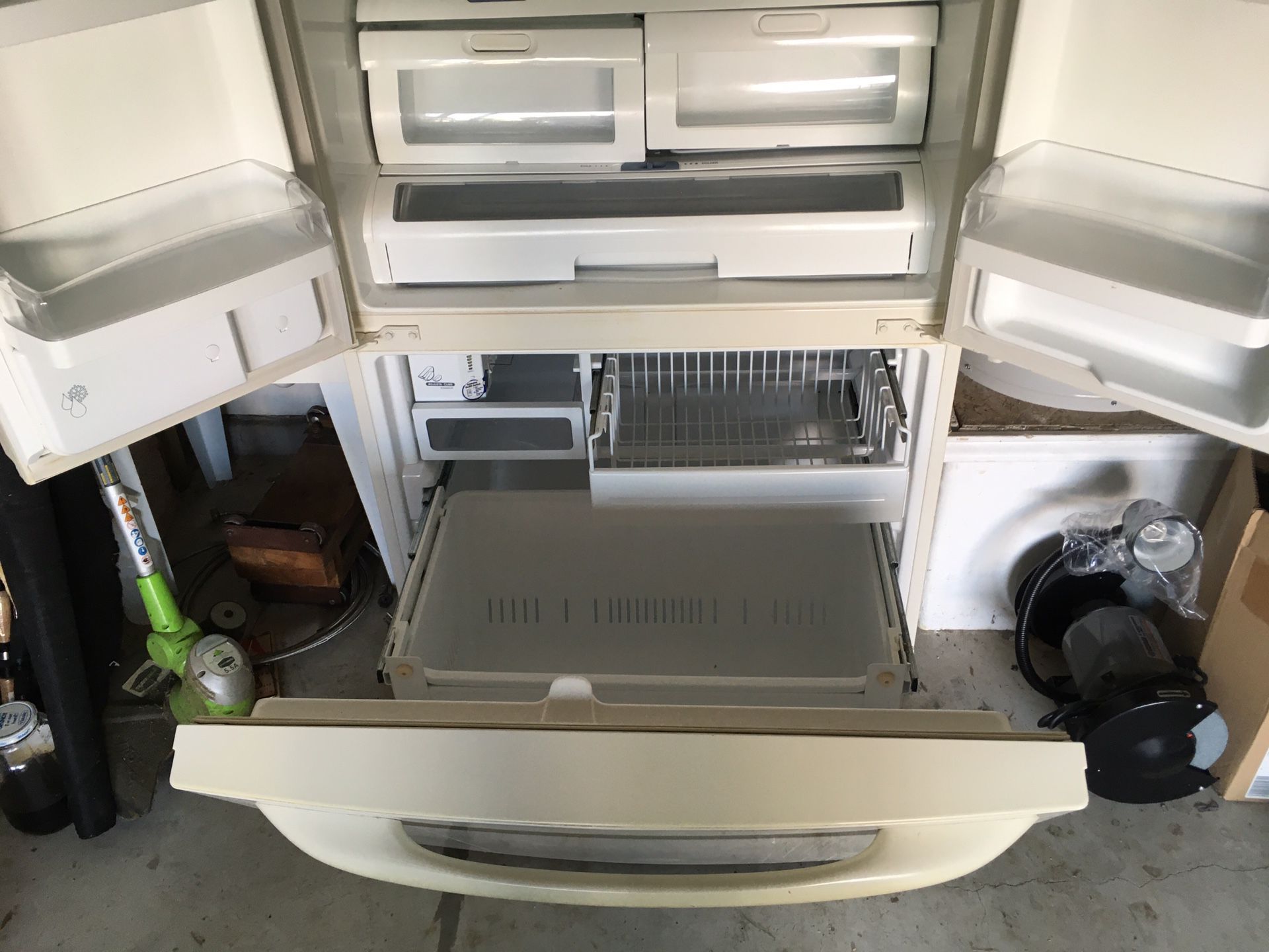 Kenmore Elite Refrigerator (French Doors with Bottom Freezer)