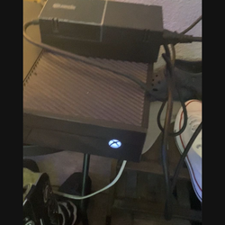 Xbox 1 with remote