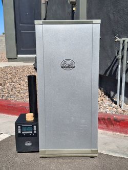 Bradley Digital 6-Rack Smoker (Model BTDS108P) – Gently Used
