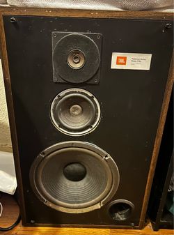 Used Jbl speaker 10 in woofer and 5 in mid driver