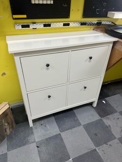 IKEA GULLABERG Shoe Cabinet (4 Compartments) – Excellent Condition