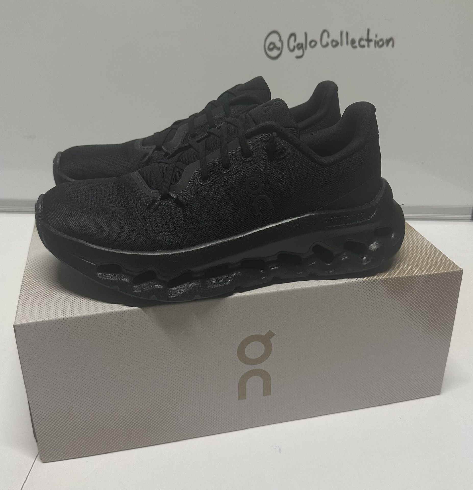 ON Cloudtilt (Size 5.5 Women’s)