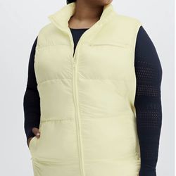 Fabletics Packable Pastel Yellow Puffer Vest size 2X