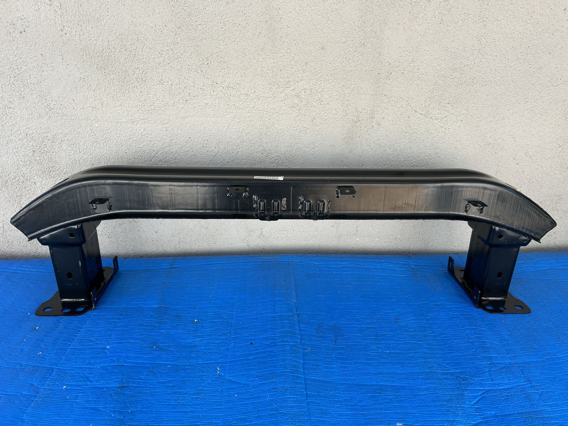 2016 2017 2018 2019 Volkswagen Passat Front Bumper Reinforcement Impact Bar OEM